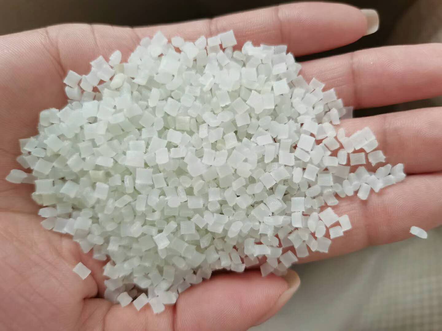 仅供参考:不同种塑料注塑时的温度